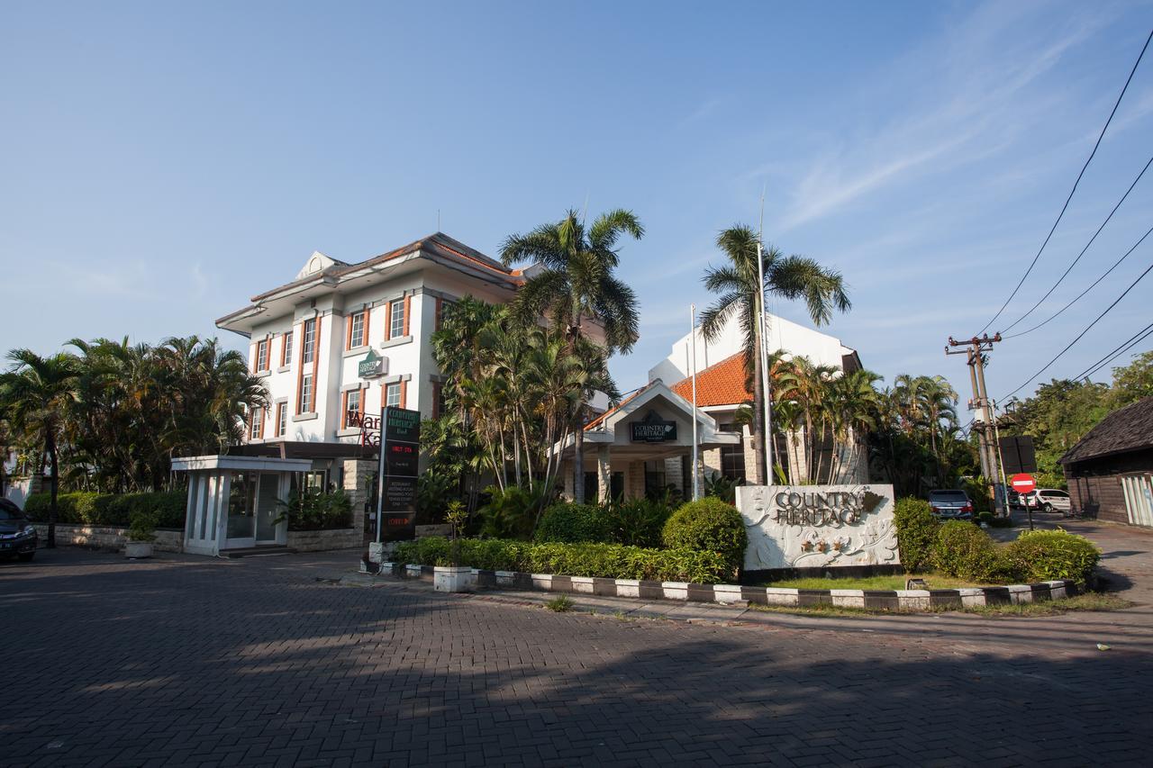 Reddoorz Premium @ Raya Nginden Hotel Wonocolo Exterior photo